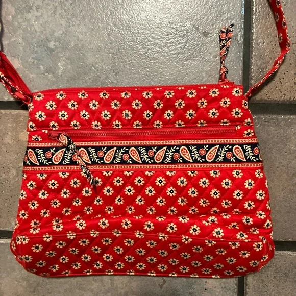 Vtg Vera Bradley red blue floral quiled cute baguette handbag purse tote - Picture 2 of 8